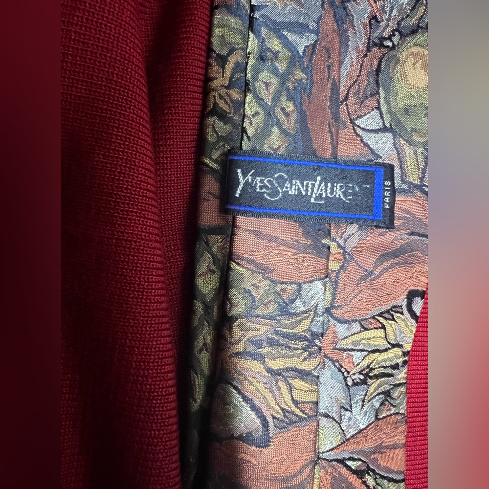 ✨ Yves Saint Laurent Vintage Silk Tie – Paris Collection ✨